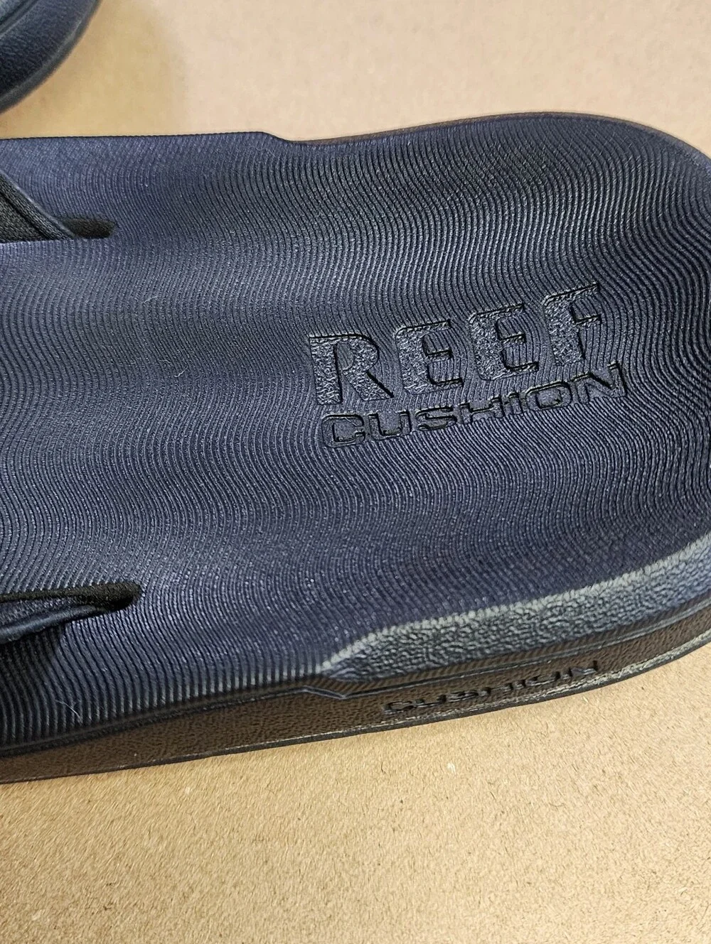 Reef Flip Flop Sandals Mens 10 Black Arch Support Cushioned Comfort Beach Travel